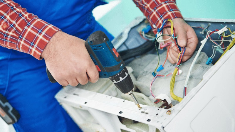 Ahmetli Tcl Tcl çamaşır makinesi kart tamiri – Su almama arızası orijinal parça ile giderildi. - Teknik servis örneği